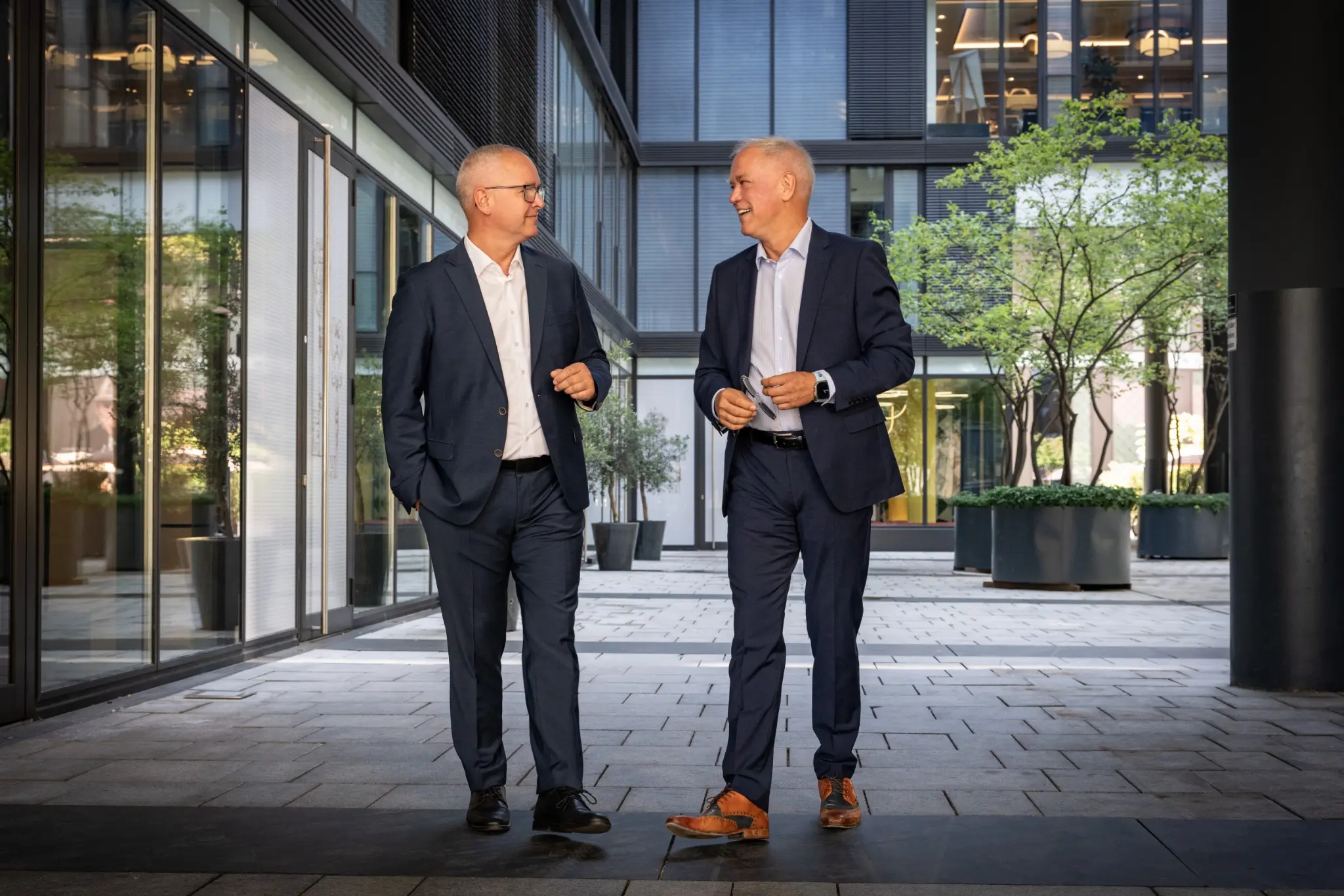 Mario Urban und Michael Urban im persönlichen Austausch